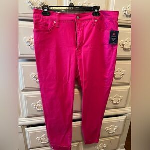 crown & ivy Vibrant Fuchsia Cropped Pants